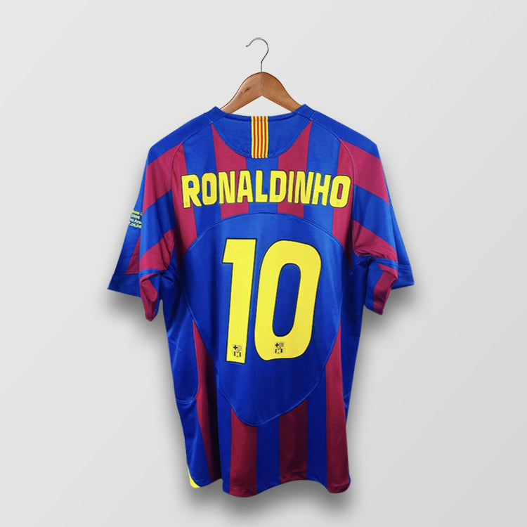 Barcelona Home Shirt 2005/06 - Ronaldinho 10