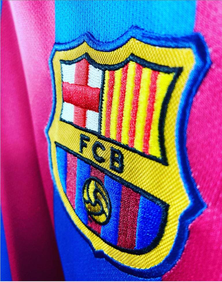 Barcelona Home Shirt 2005/06 - Ronaldinho 10